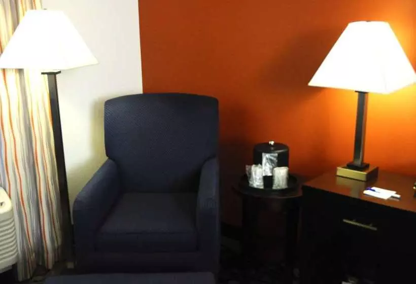 スタンダードルーム, Holiday Inn Express & Suites Greenfield, An Ihg