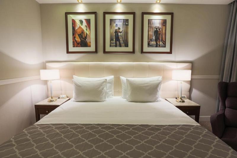 デラックスルーム, International Iasi