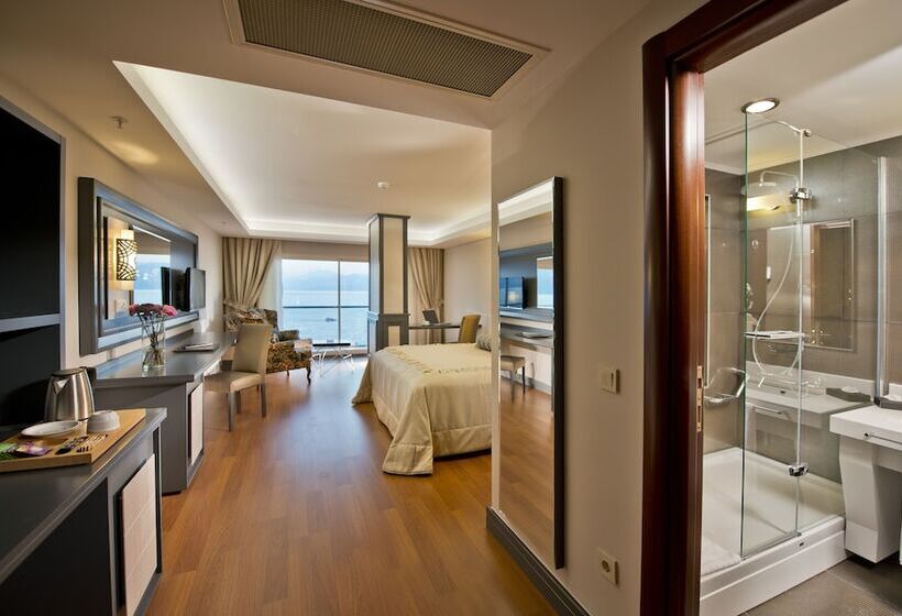 اتاق لوکس با چشمانداز دریا, Prime Boutique