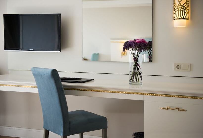 اتاق لوکس با چشمانداز دریا, Prime Boutique