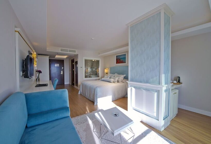 اتاق لوکس با چشمانداز دریا, Prime Boutique