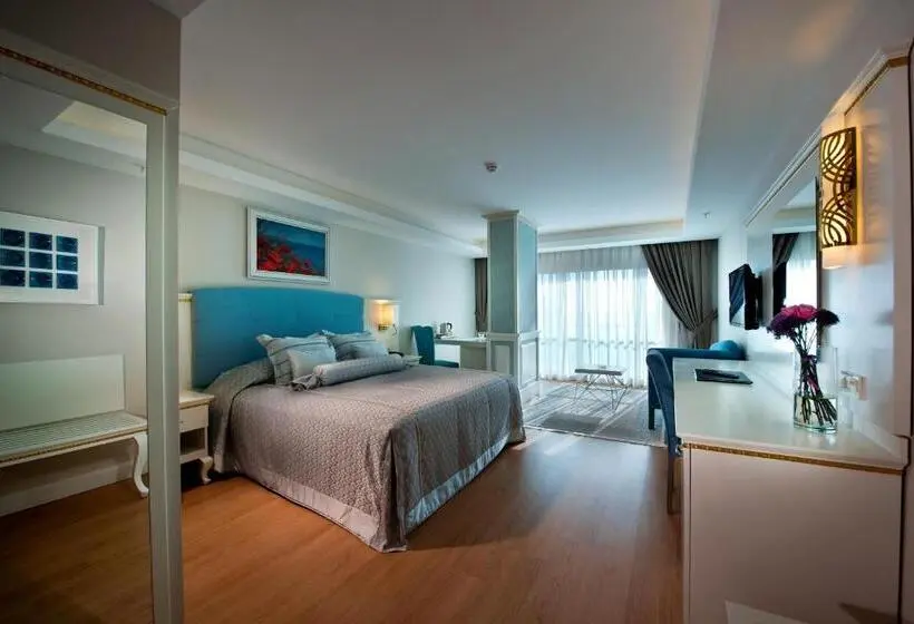 اتاق لوکس با چشم‌انداز دریا, Prime Boutique