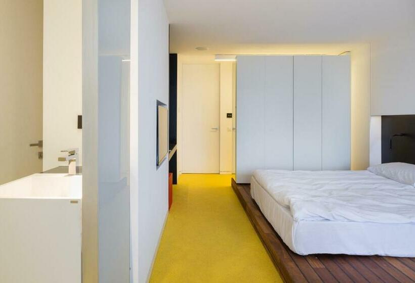 חדר סטנדרט, Privo