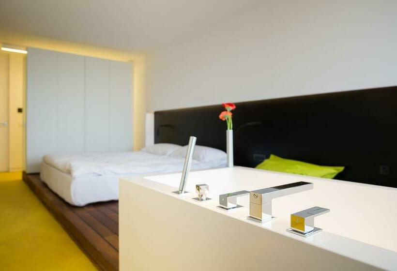 חדר סטנדרט, Privo