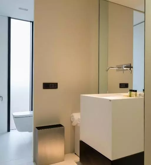 スイート, Privo