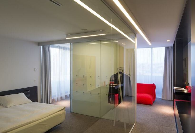 חדר סטנדרט, Privo