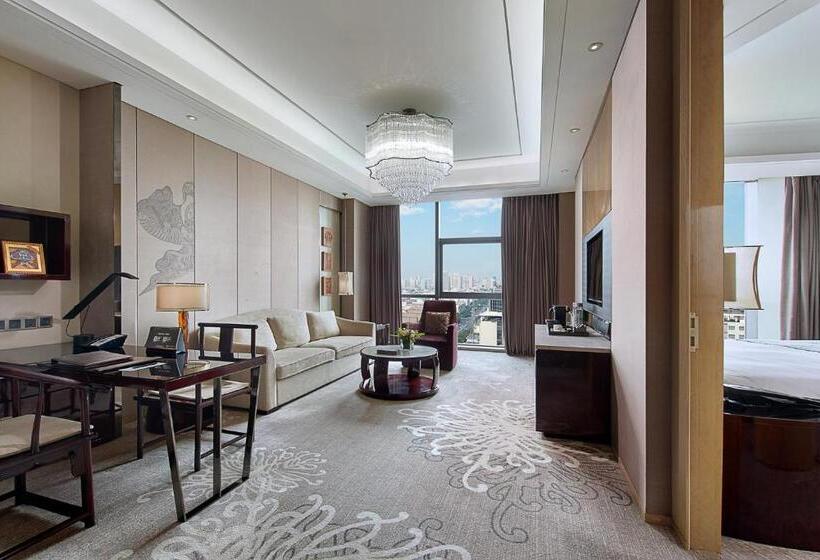 סוויטת סופריור, Pullman Weifang