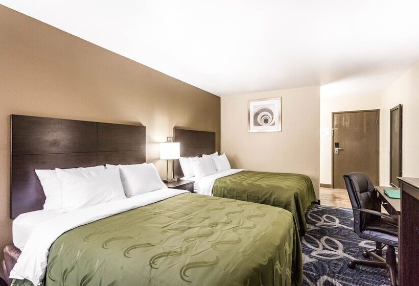 带2个双人床的标准工作室, Quality Inn Downtown