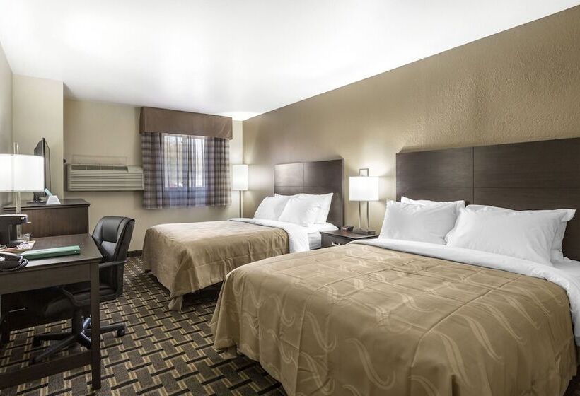 带2个双人床的标准工作室, Quality Inn Downtown