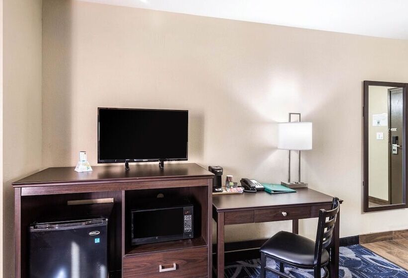 带2个双人床的标准工作室, Quality Inn Downtown