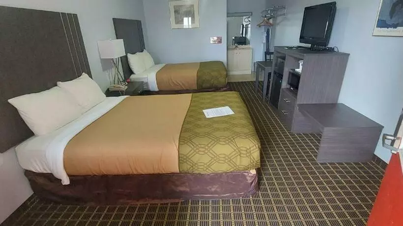 ２ダブルベッドのスタンダードルーム, Rodeway Inn