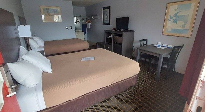 غرفه قياسيه سريرين مزدوجين, Rodeway Inn