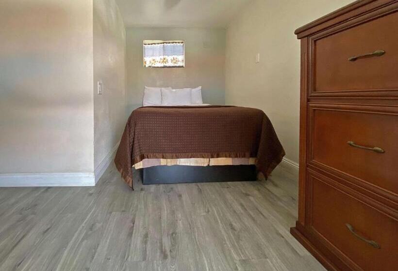 Стандартный Номер Кровать Кинг, Rodeway Inn