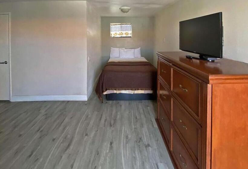 Стандартный Номер Кровать Кинг, Rodeway Inn