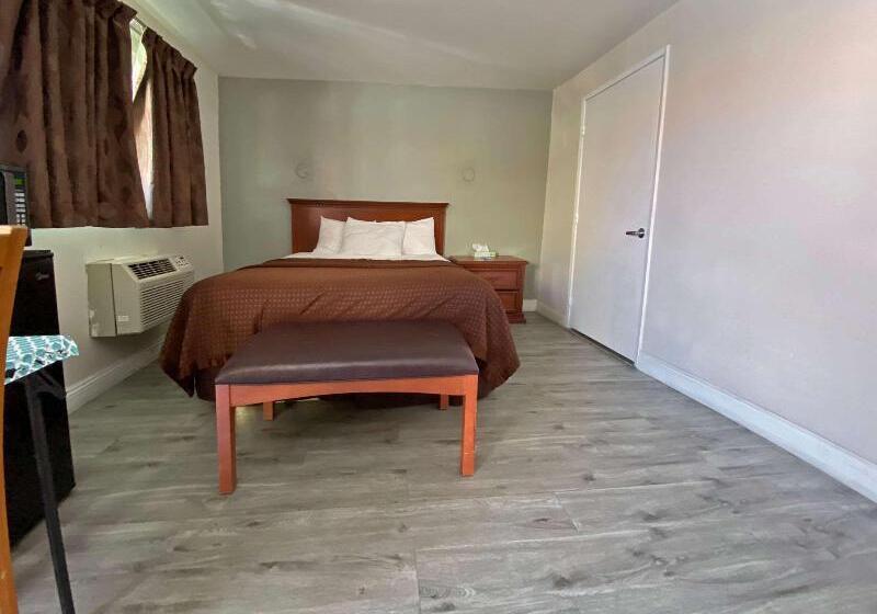 스탠다드 룸 킹사이즈 침대, Rodeway Inn