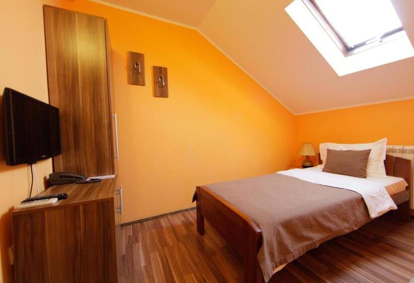 غرفة قياسية فردية, Rooms Konak Mikan