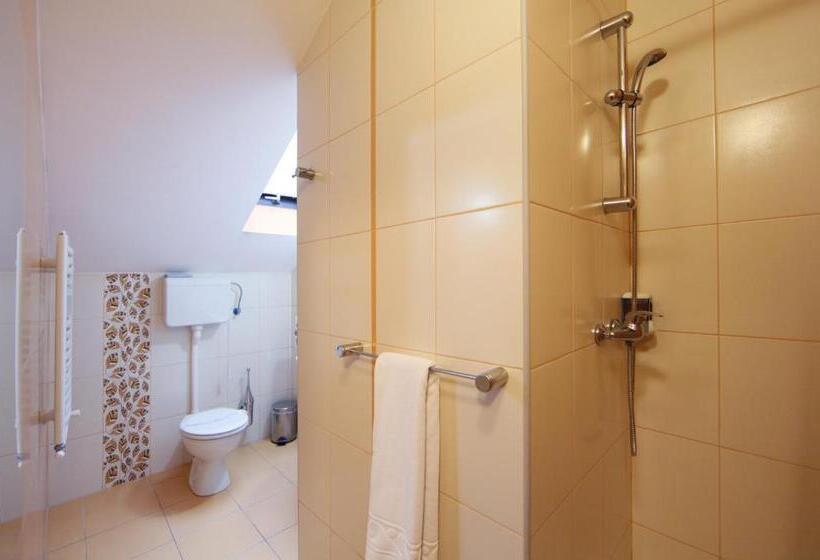 غرفة قياسية فردية, Rooms Konak Mikan