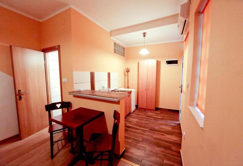 إستوديو قياسى, Rooms Konak Mikan