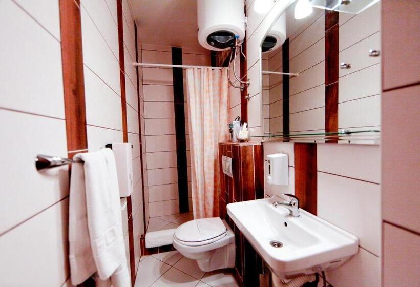 إستوديو قياسى, Rooms Konak Mikan