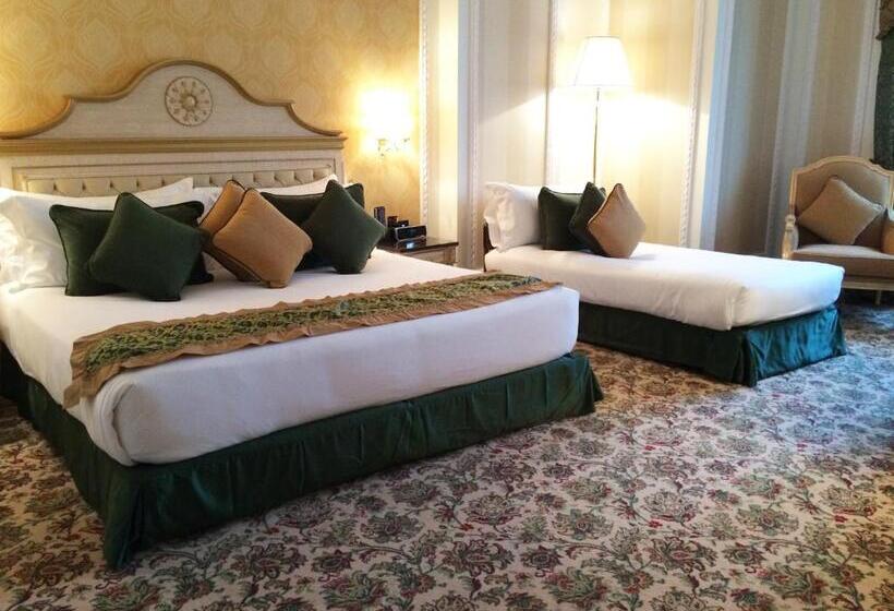 غرفة عائلية كلاسيكية, Royal Rose Abu Dhabi, A Curio By Hilton Affiliated