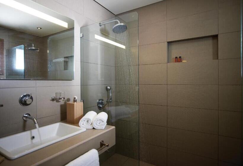 سوییت جونیور با چشم‌انداز دریا, Thalatta Seaside