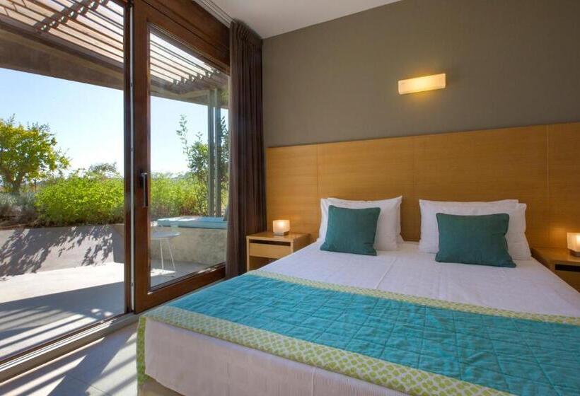 سوییت خانوادگی, Thalatta Seaside