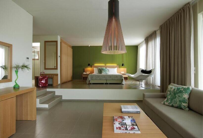 سوییت با استخر, Thalatta Seaside