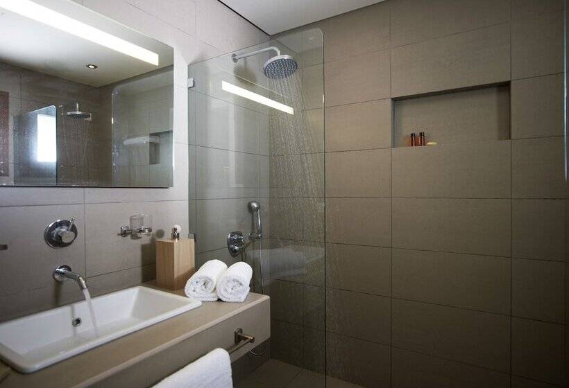 سوییت جونیور با چشم‌انداز دریا, Thalatta Seaside