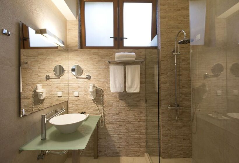 سوییت خانوادگی, Thalatta Seaside