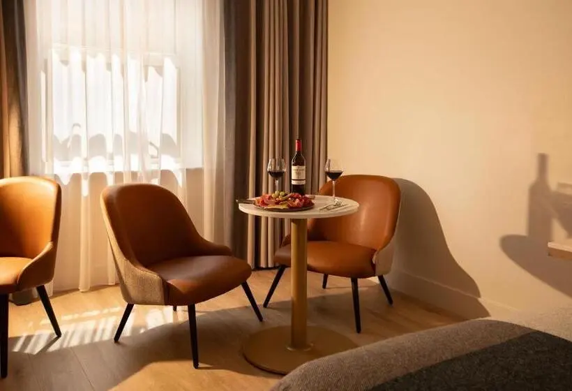 اتاق لوکس, The Address Sligo