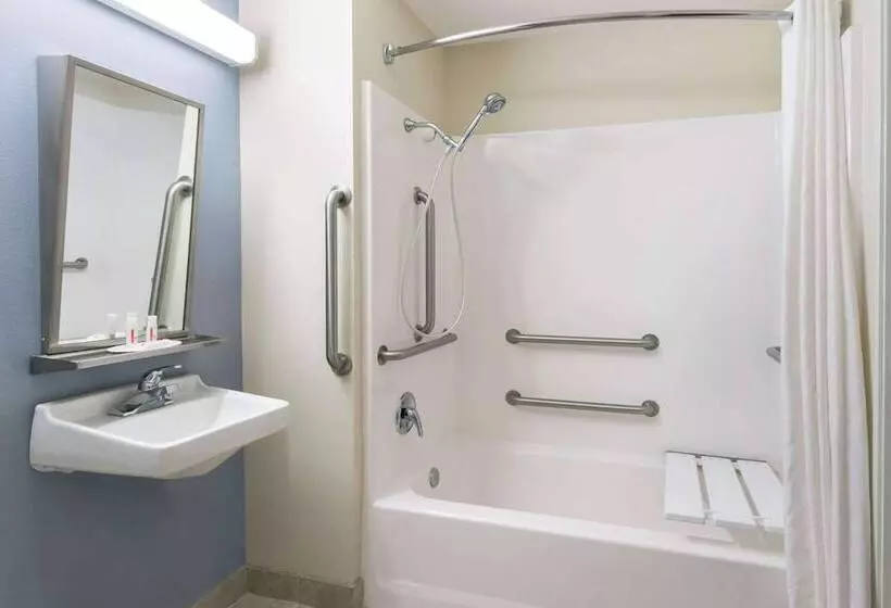 身障者適用スイートルーム, Microtel Inn And Suites Baton Rouge Airport