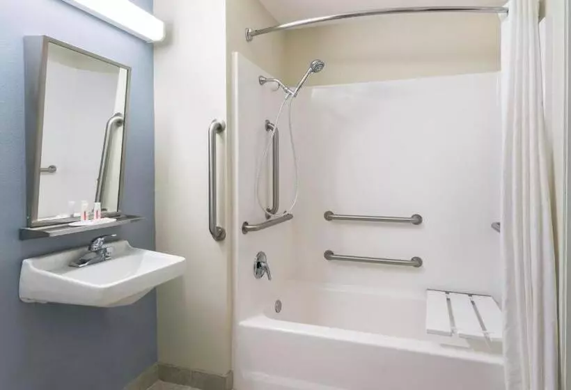 身障者適用スタンダードルーム, Microtel Inn And Suites Baton Rouge Airport