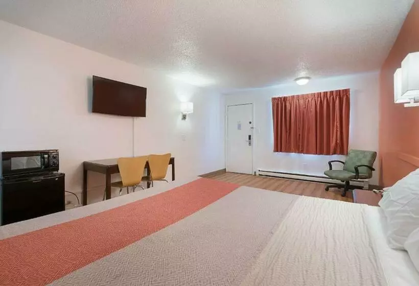 キングサイズベッドのスタンダードルーム, Motel 6frackville, Pa