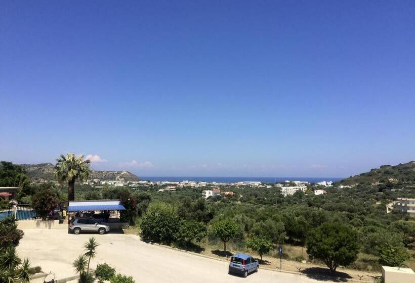 エクゼクティブワンルーム, Hillside Studios & Apartments