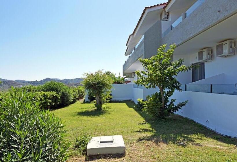 オーシャンビュージュニアスイート, Hillside Studios & Apartments