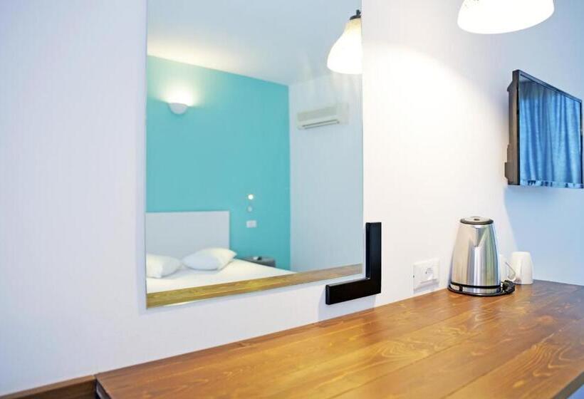 オーシャンビュージュニアスイート, Hillside Studios & Apartments