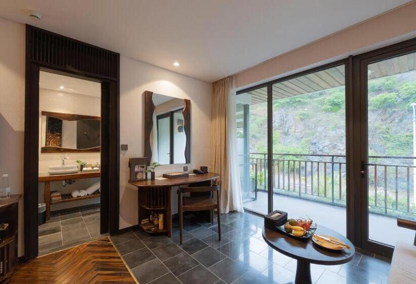 Deluxe Room Mountain View, Amiana Resort Nha Trang