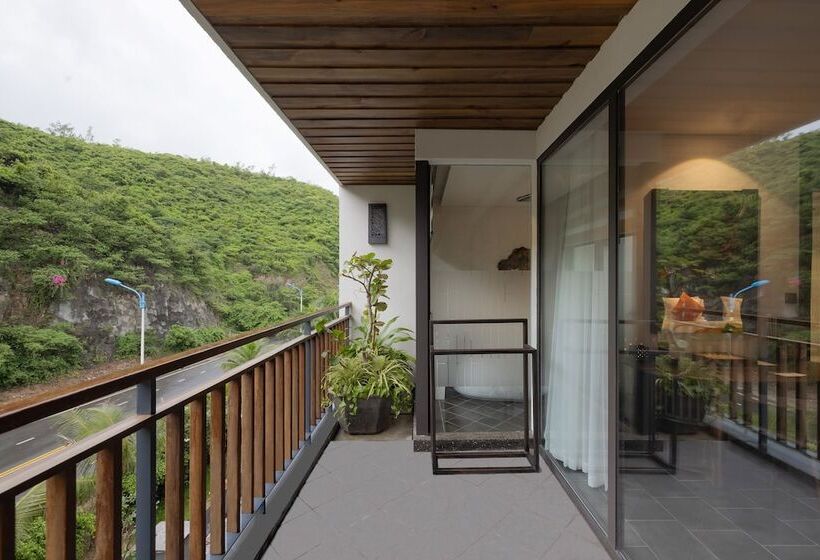 Deluxe Room Mountain View, Amiana Resort Nha Trang