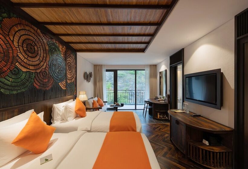 Deluxe Room Mountain View, Amiana Resort Nha Trang