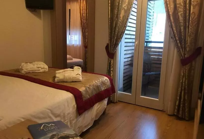 スタンダードトリプルルーム, Th Cadore   Hotel Antelao