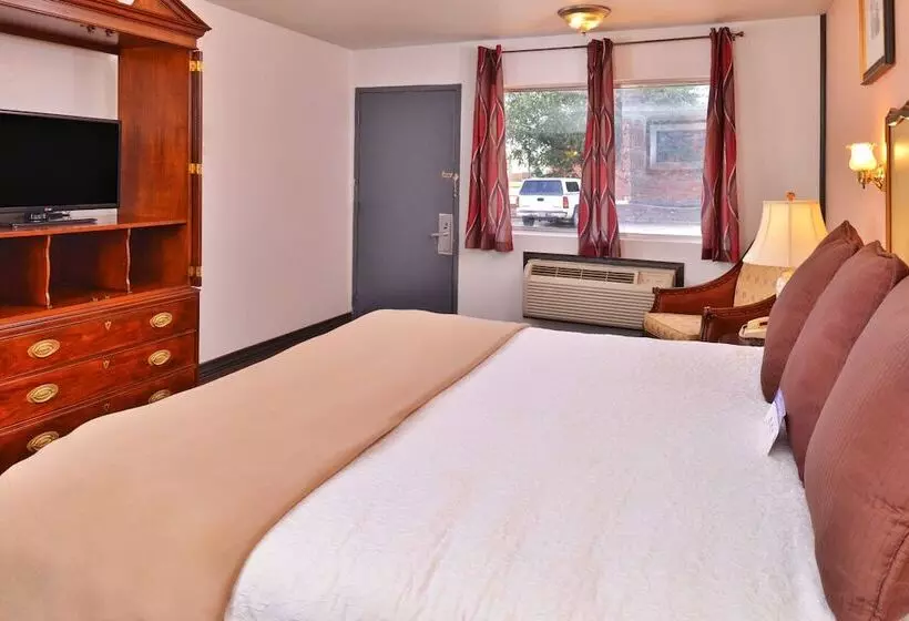 スイート, Castle Inn & Suites Chickasha