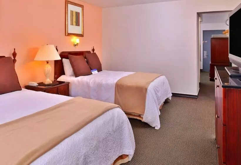 スイート, Castle Inn & Suites Chickasha