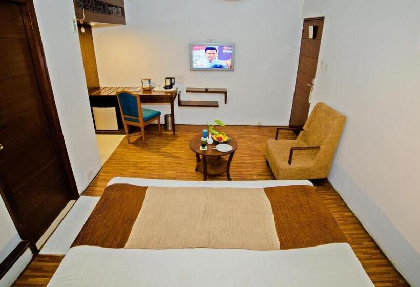 Quarto Deluxe, Clarks Collection Bhavnagar