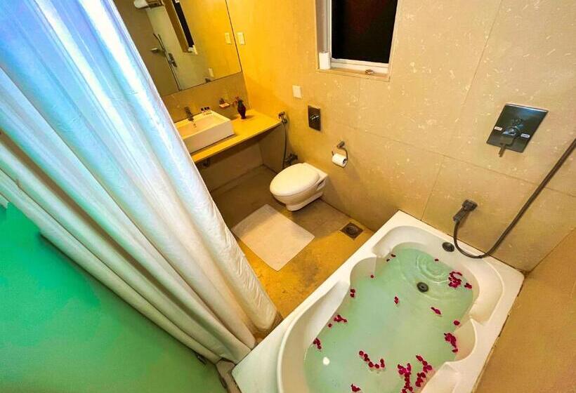 Suíte Superior, Clarks Collection Bhavnagar