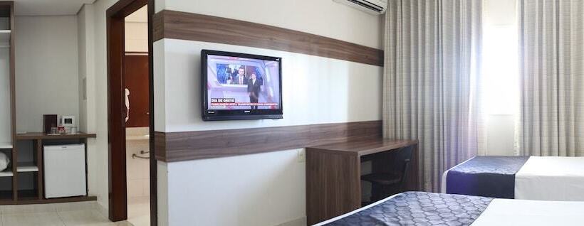 غرفة تنفيذية, D'luca