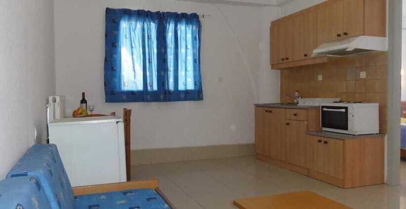 标准工作室, Eleni Palace