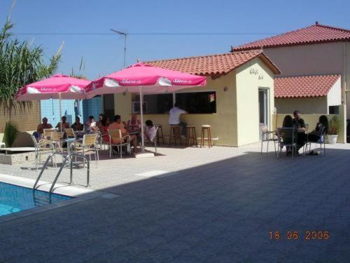 标准工作室, Eleni Palace