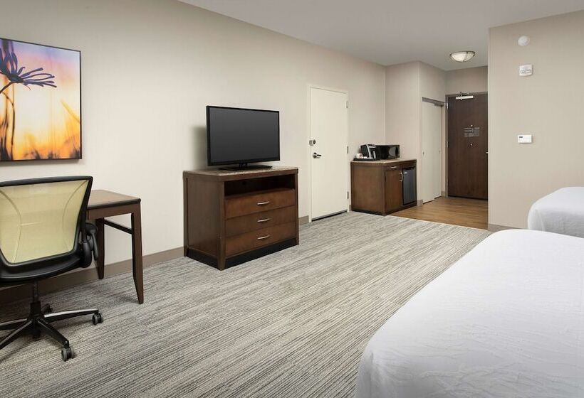 适合残疾人使用的标准间, Hilton Garden Inn Charlotte Airport