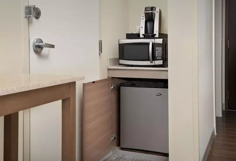سوئیت برای معلولان, Hilton Garden Inn Charlotte Airport