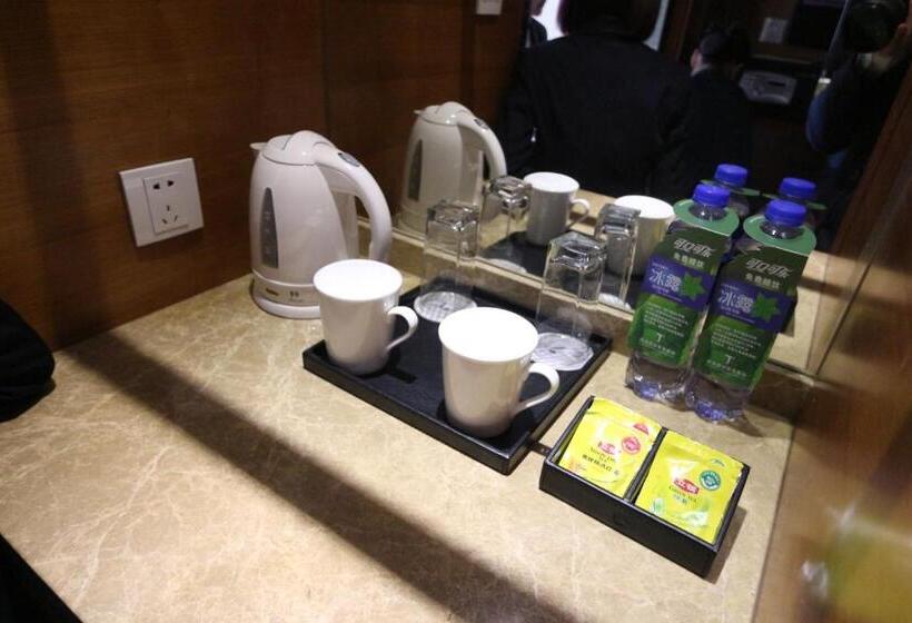 Aile Odası, Leeden Jingxi